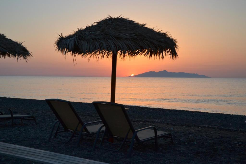 Elixir Del Mar On The Beach Kamari  Bagian luar foto
